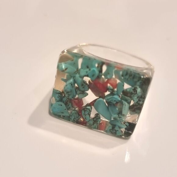 New URBAN OUTFITTERS Turquoise Stone Acrylic Ring - Picture 1 of 8